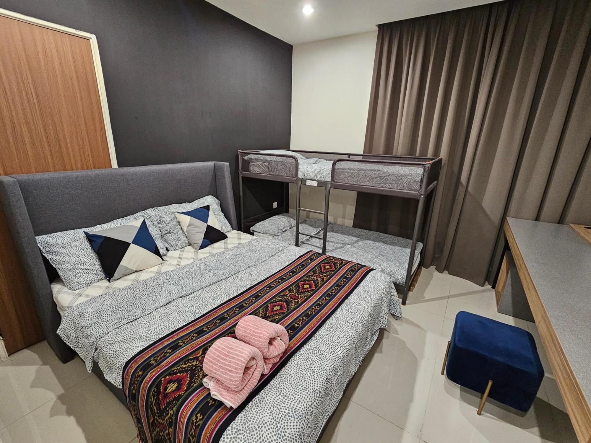 Lovely 4paxs Kozi Square Comfort 2b * Kuching